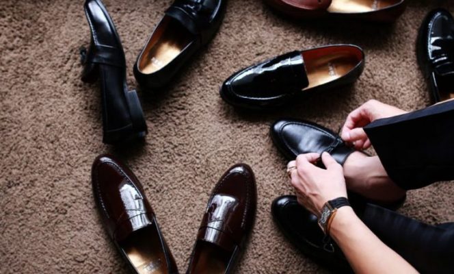 Chọn giày da nam công sở nên ưu tiên lựa chọn kiểu dáng đơn giản