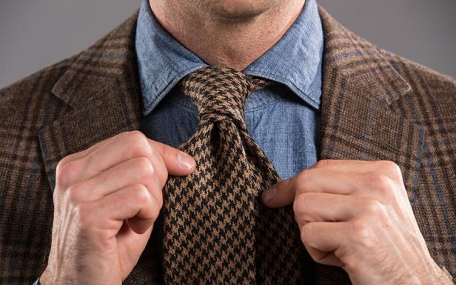 Cách phối màu cà vạt sao cho phù hợp với bộ suit cũng là một điểm cần lưu ý