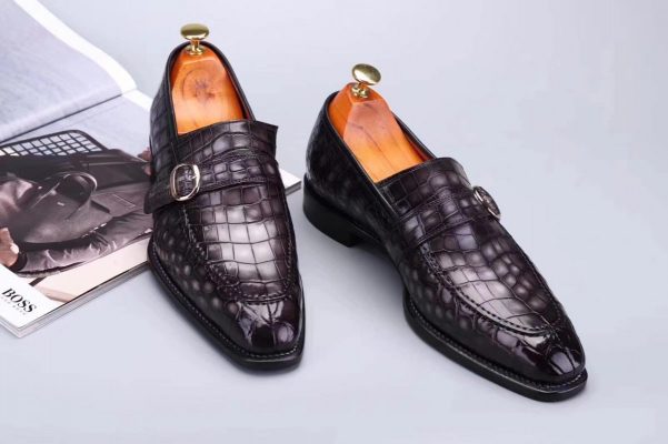 Đâu là một đôi giày da cá sấu chất lượng dành cho bạn? 