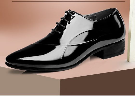 Những “bí mật” sau đôi giày da đen bóng? 