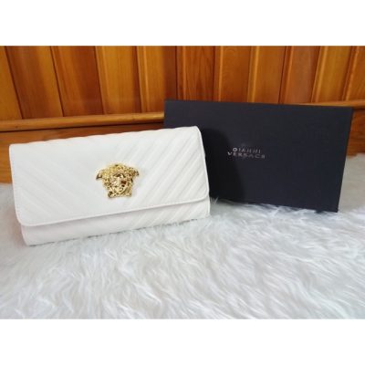 Mẫu ví cầm tay nữ hàng hiệu Versace